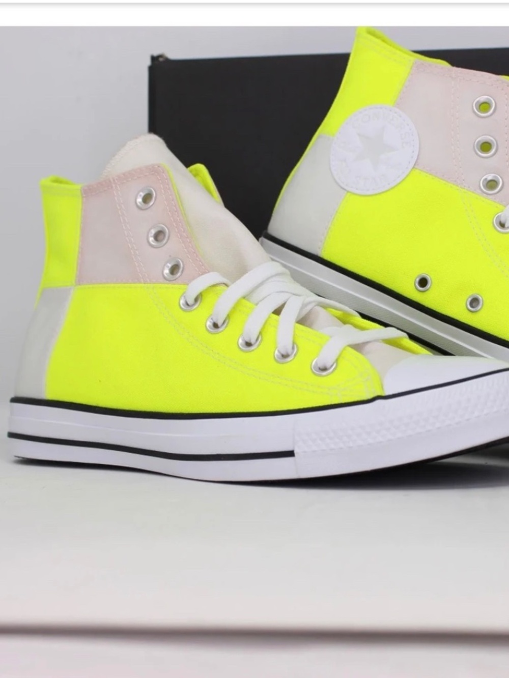 NWT Converse CTAS UV Color Change Hi Top
